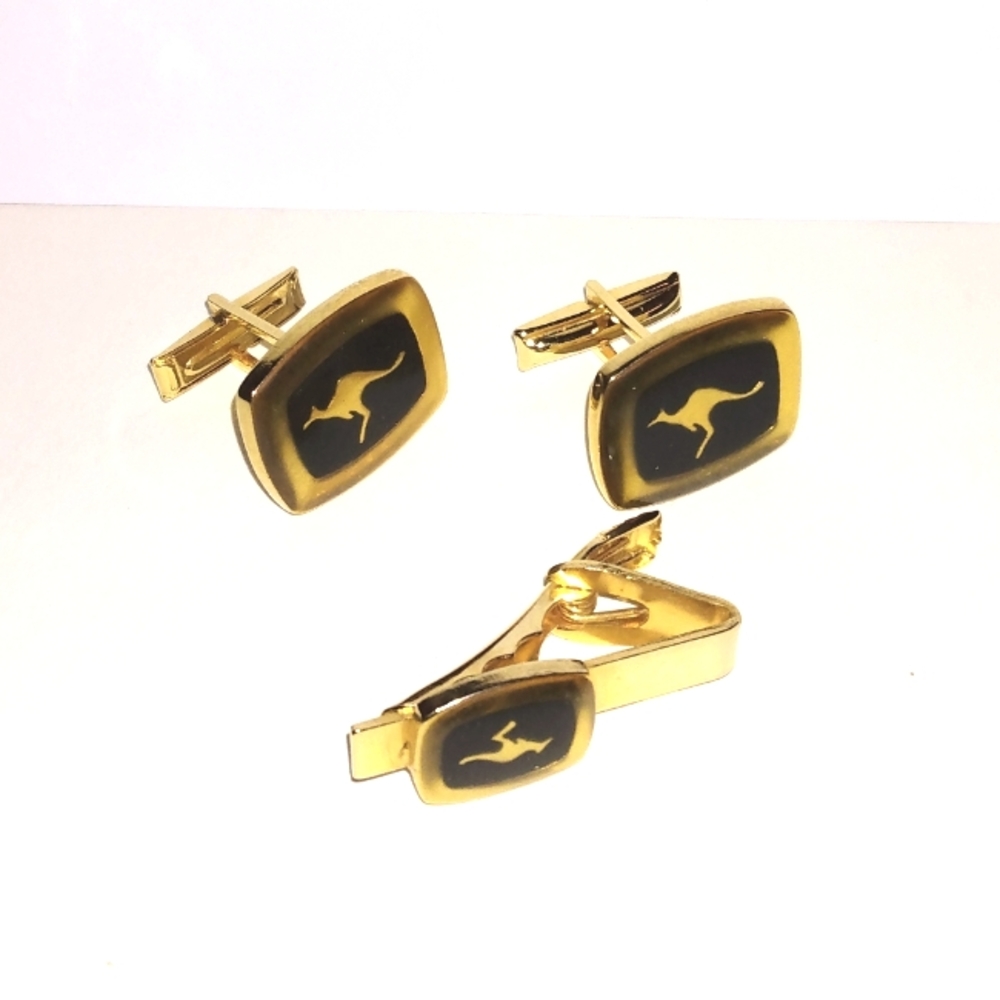 Men's kangaroo cufflinks and tie bar set vintage